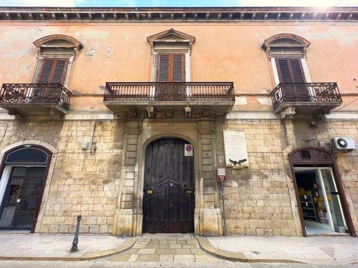 Casa con 6 locali in vendita in Corso S Sabino Canosa di Puglia BT Italia, Centro, Canosa di Puglia
