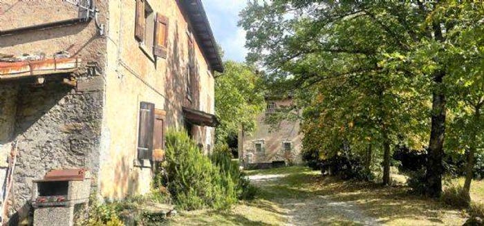 Casa con 6 locali in vendita in Montecreto