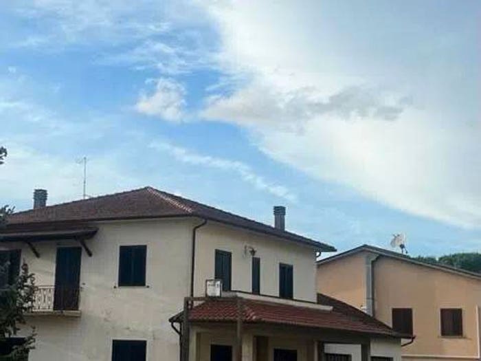 Casa con 6 locali in vendita in Montecchio, Montecchio, Castiglion Fiorentino