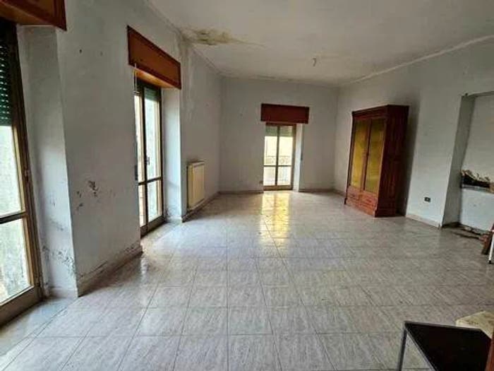 Appartamento con 6 locali in vendita in Discesa Pianicello Nn, Centro Storico, Catanzaro