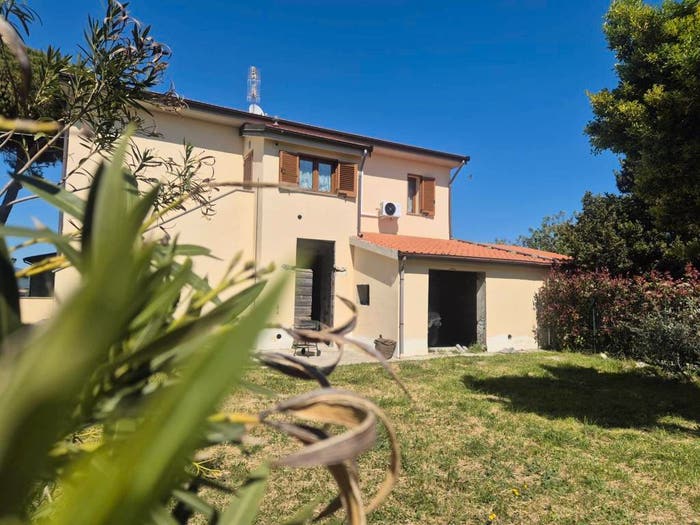 Appartamento trilocale in vendita in Piombino