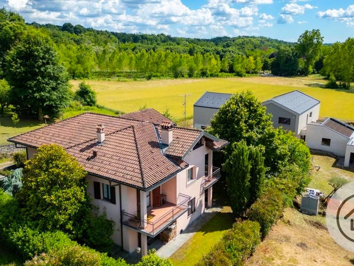 Casa quadrilocale in vendita in Via San Carlo Borromeo, Montonate, Mornago
