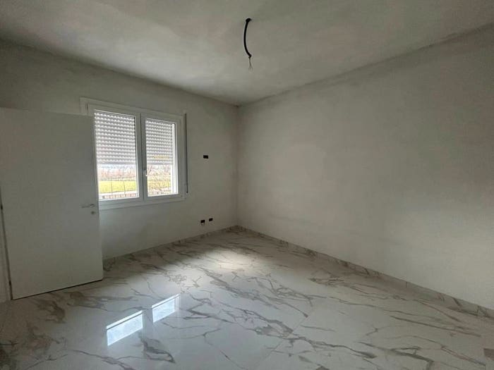 Appartamento trilocale in vendita in LAMA POLESINE Via Verdi, Centro, Ceregnano