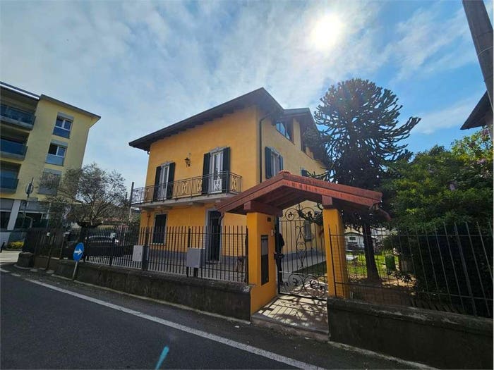 Casa con 5 locali in vendita in Via Mameli, Centro, Appiano Gentile