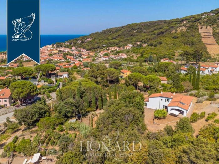 Casa con 6 locali in vendita in Marciana Marina