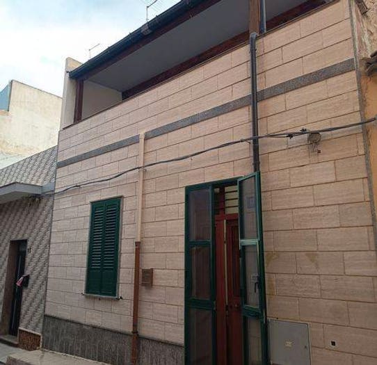 Casa trilocale in vendita in Via Parrino, Centro, Pachino