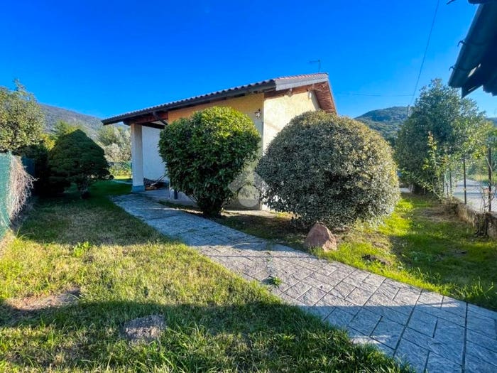 Casa trilocale in vendita in Via Maglio, Centro, Cunardo