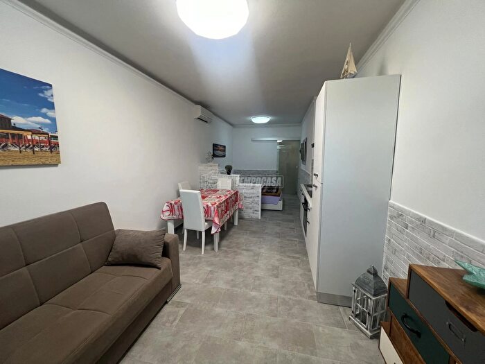 Appartamento monolocale in vendita in Via della Foce, Viareggio