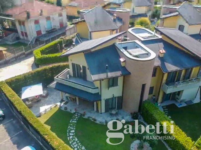 Casa quadrilocale in vendita in Via Ercole Dembowschi, Cedrate, Gallarate