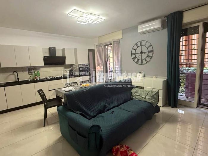 Appartamento trilocale in vendita in Via Giacomo Leopardi, Fuorigrotta, Napoli