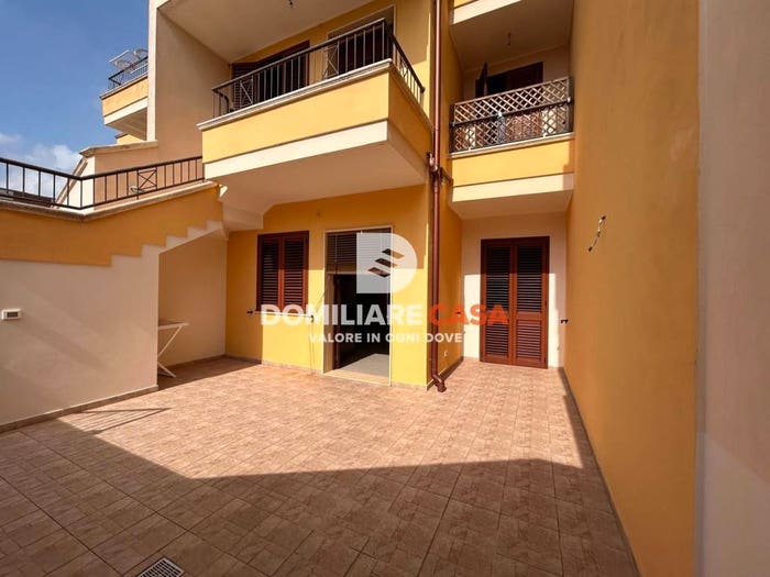 Casa quadrilocale in vendita in Via Giuseppe Aprile, Rudiae Casermette, Lecce