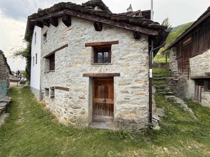 Casa bilocale in vendita in Via Olmo, Olmo, San Giacomo Filippo