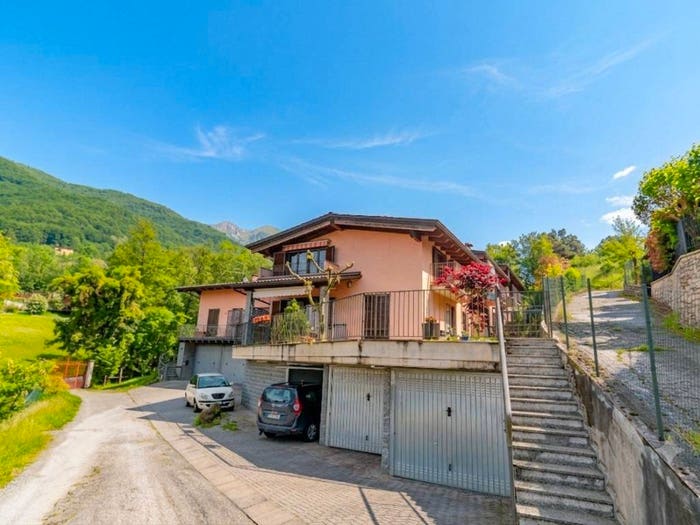 Appartamento trilocale in vendita in Via Cascina Gromba, Albino