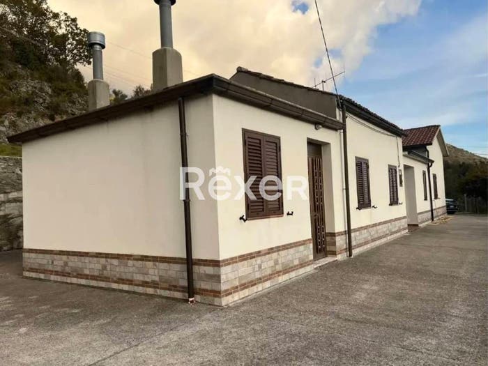 Casa con 5 locali in vendita in Contrada Starsia, Lauria