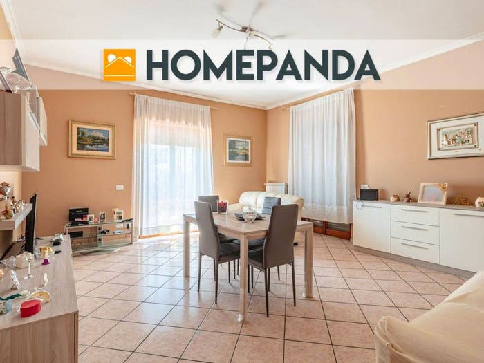 Appartamento trilocale in vendita in Via Casamassima, Borghesiana, Roma