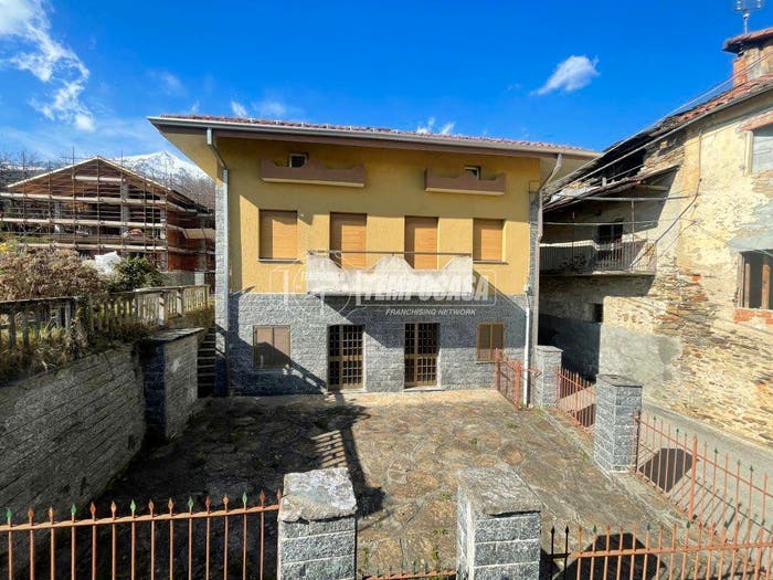 Casa con 5 locali in vendita in Via Giachetti, Cintano