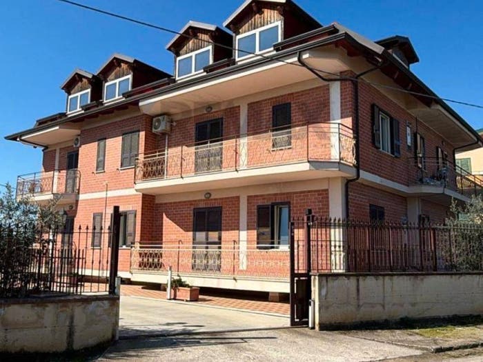 Appartamento trilocale in vendita in Via IV Novembre, Nocelleto, Carinola