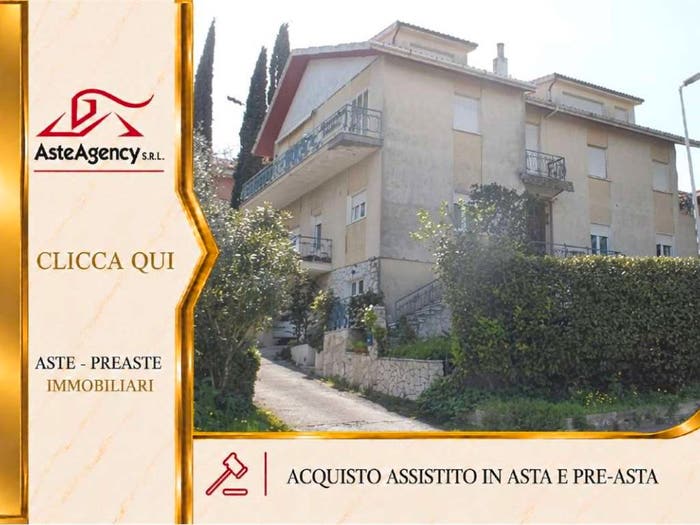 Appartamento con 6 locali in vendita in Via Pompeiana, Centro, Fermo