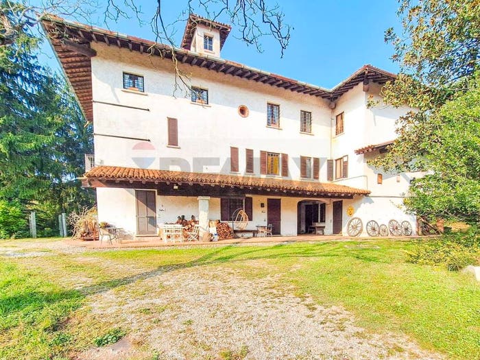 Appartamento bilocale in vendita in Via Alle Valli, Locate Varesino