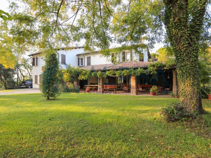 Casa con 6 locali in vendita in Via San Mauro, Settecrociari, Cesena