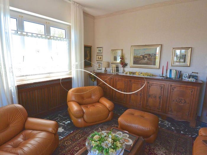 Casa con 6 locali in vendita in Via Monte Carmelo, Centro, Appiano Gentile