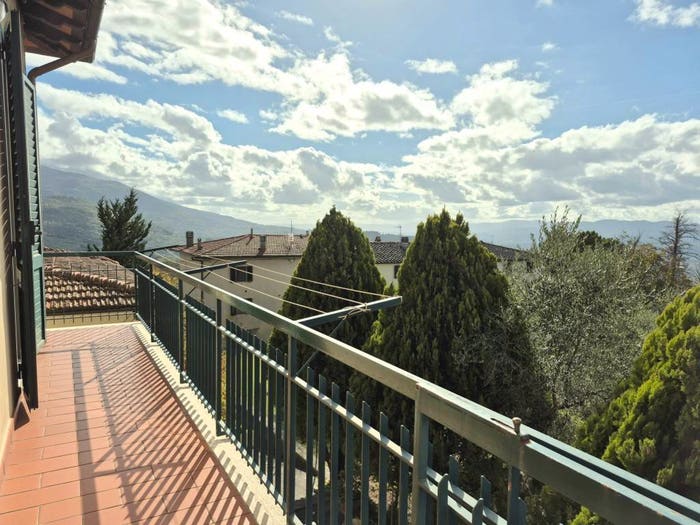Casa con 6 locali in vendita in via casentinese, Diacceto, Pelago