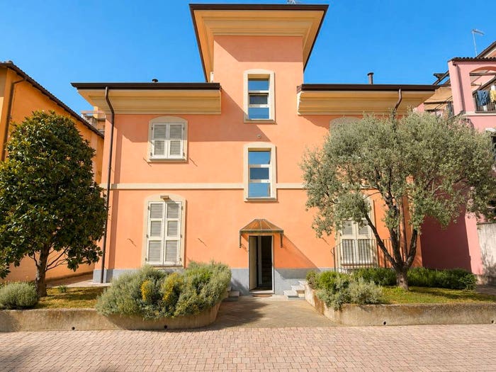 Casa con 6 locali in vendita in Via Felice Cavallotti, Novi Ligure