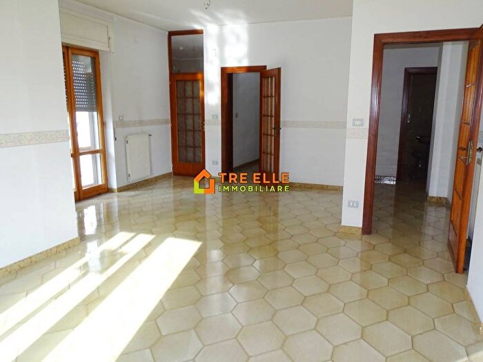 Appartamento trilocale in vendita in Via San Francesco, Centro, Marigliano