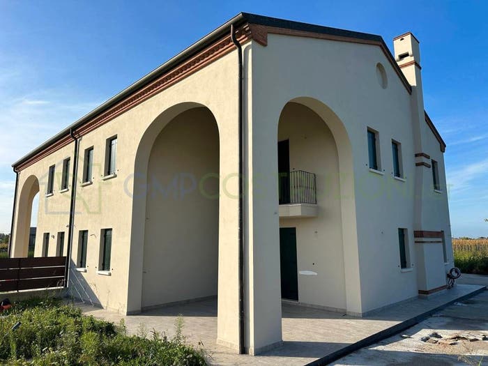 Casa con 6 locali in vendita in Via Alto Adige, Campolongo Maggiore