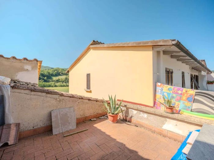 Appartamento trilocale in vendita in via Vittorio Veneto, Centro, Dicomano