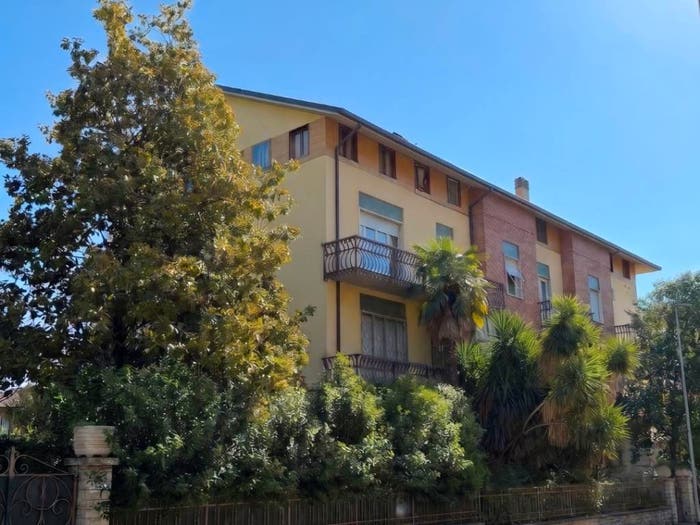 Appartamento con 6 locali in vendita in Via Cesare Pascarella, Centro, Terni