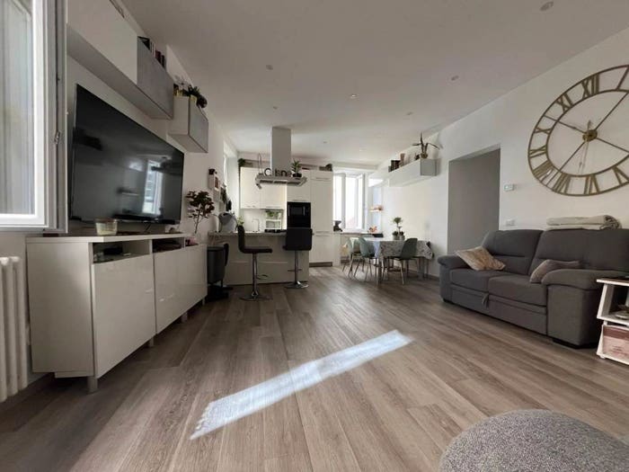 Appartamento con 5 locali in vendita in Piazza del Carmine, Piazza Anfiteatro Torre Guinigi, Lucca