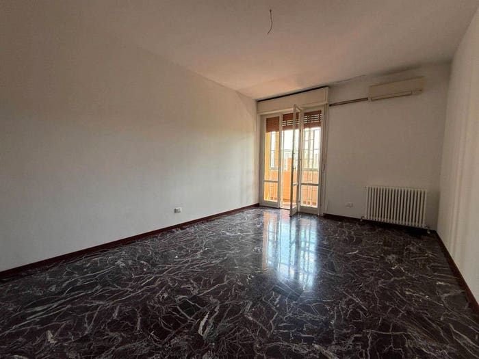 Appartamento con 5 locali in vendita in Via Spina, Mazzini Fossolo, Bologna