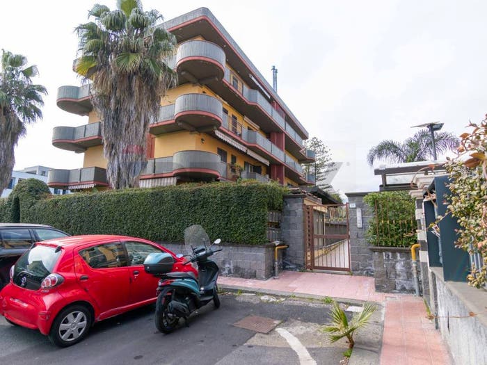 Appartamento quadrilocale in vendita in Via Angelina Damiani Lanza, Giarre