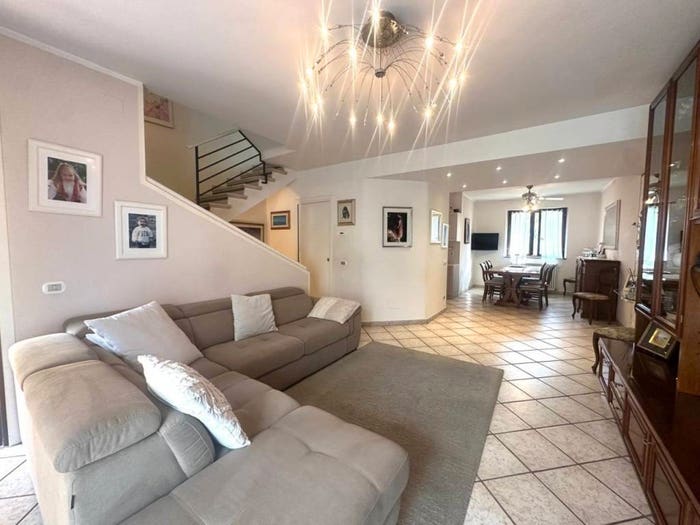 Casa con 5 locali in vendita in Via dei Mille, Torricella, Campi Bisenzio