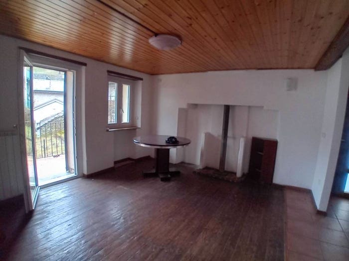 Casa quadrilocale in vendita in Via Ticc, Rasura