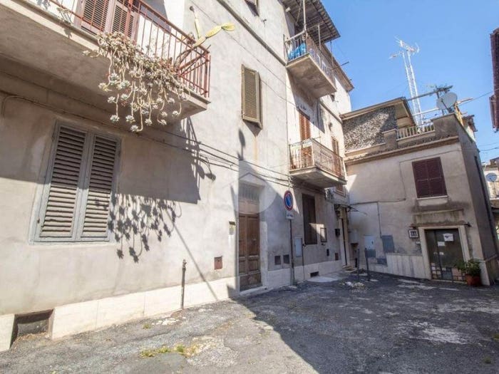 Appartamento quadrilocale in vendita in VIA CRISTOFORO COLOMBO, Centro, Palombara Sabina