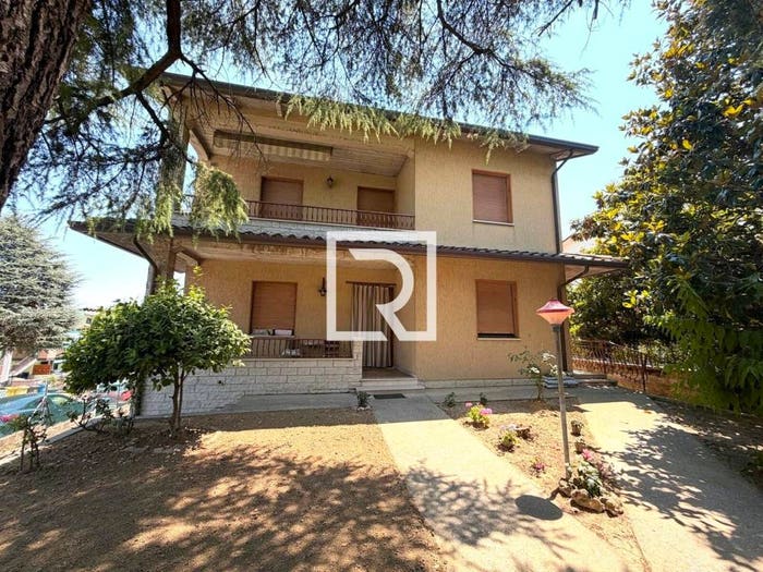 Casa quadrilocale in vendita in Via Cellaimo, Centro, Bertinoro