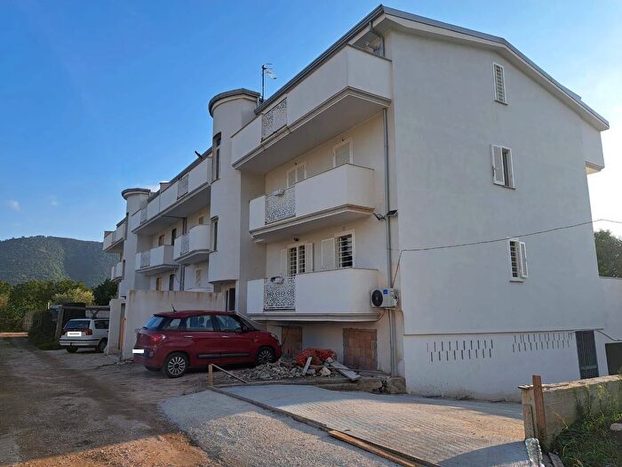 Appartamento trilocale in vendita in Prolungamento Viale della Libertà, Santa Maria A Vico