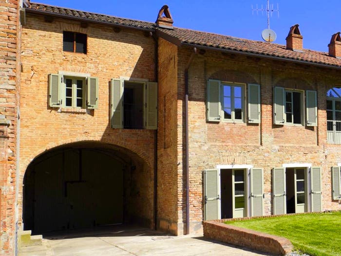 Casa con 6 locali in vendita in Via Marconi, Centro, Brusasco