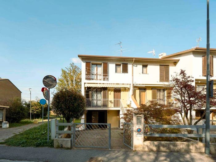 Casa quadrilocale in vendita in Via Dell' Aquila, San Bernardo Zaist, Cremona