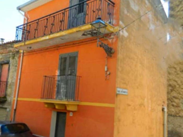 Casa con 5 locali in vendita in Via Firriato Malvagna ME Italia, Malvagna