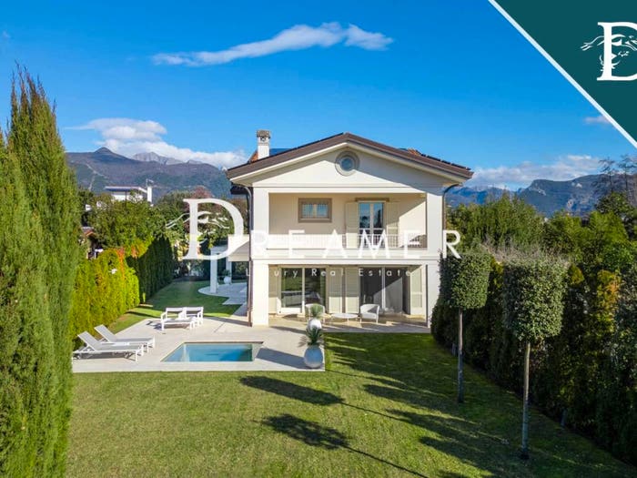Casa con 6 locali in vendita in Via dell'Acqua, Vittoria Apuana, Forte dei Marmi