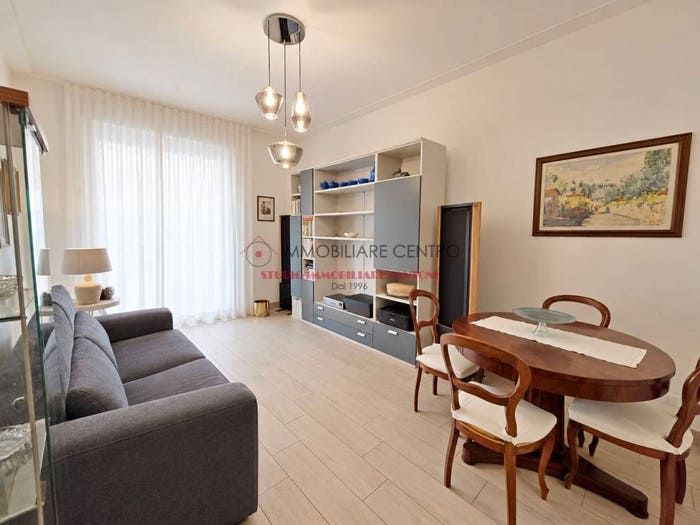 Appartamento quadrilocale in vendita in Via Amerigo Vespucci, Centro, Viareggio