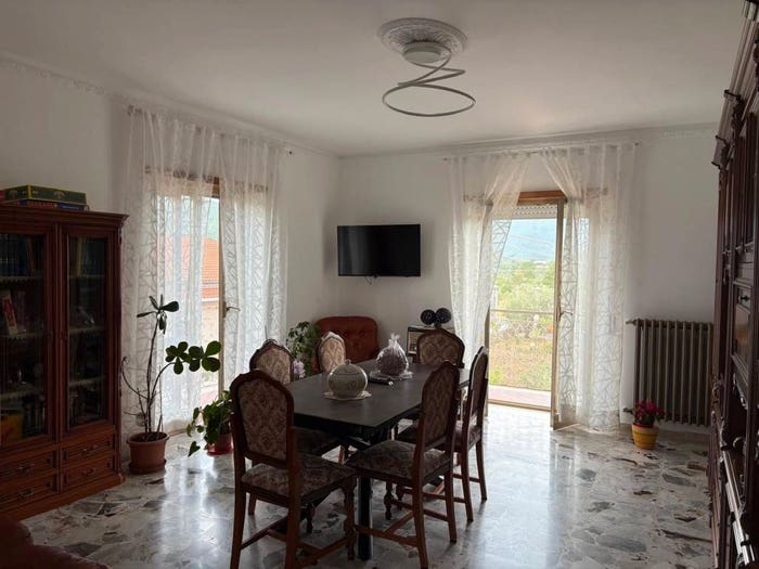 Appartamento con 6 locali in vendita in Isernia