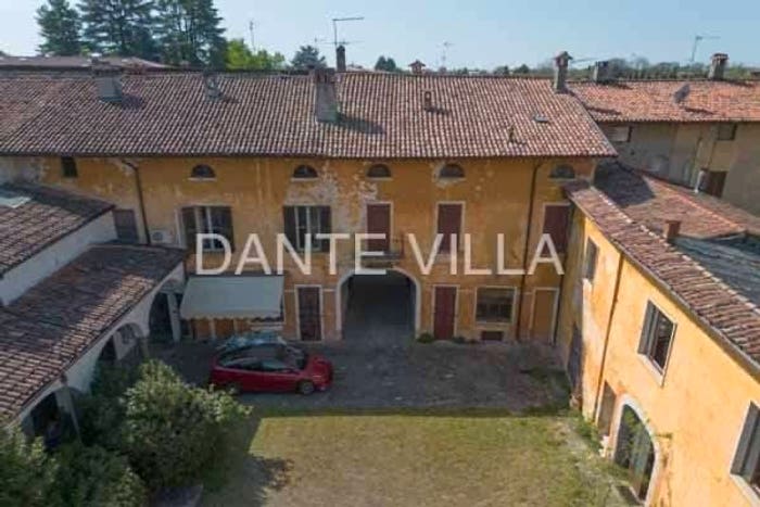 Casa con 6 locali in vendita in Via Vittorio Emanuele II, Coccaglio