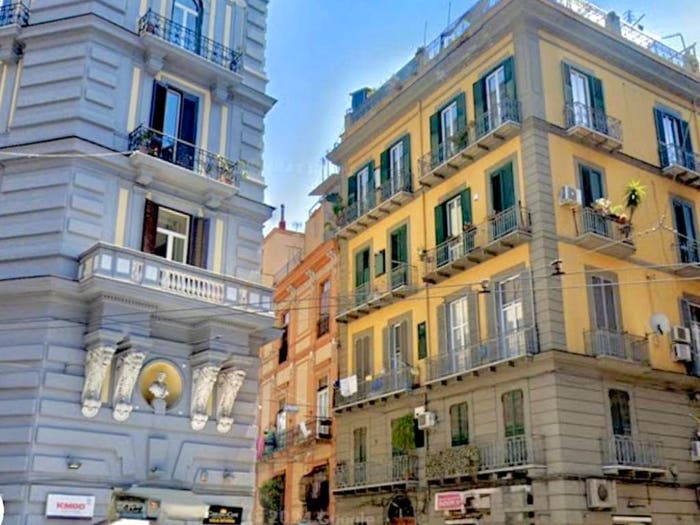 Appartamento con 5 locali in vendita in Via Raffaele Conforti, Mercato, Napoli