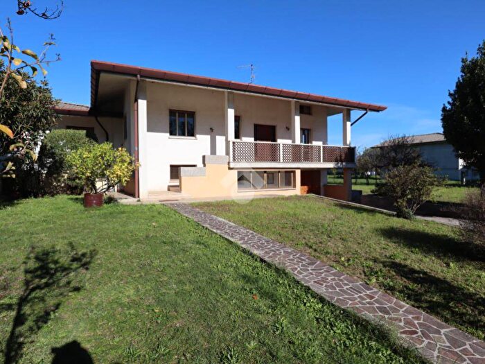 Casa trilocale in vendita in Via Branco, Centro, Tavagnacco