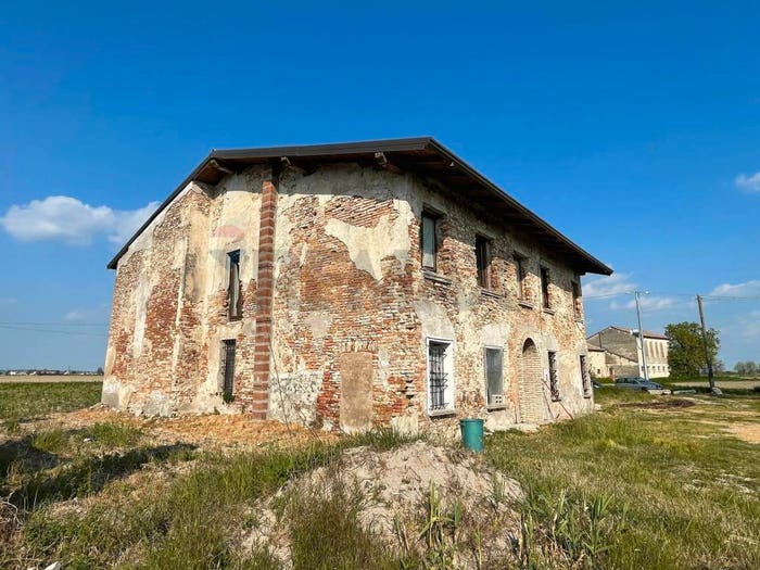 Casa con 6 locali in vendita in Via Possenta, Ceresara