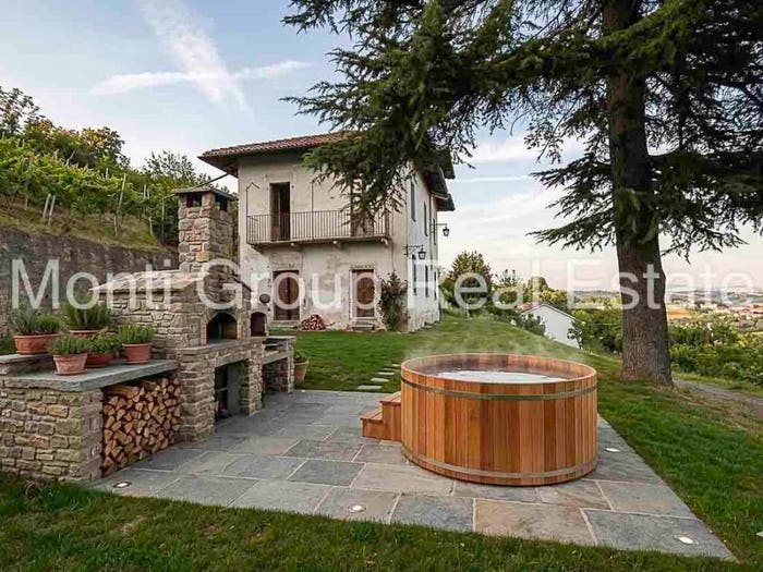Casa con 6 locali in vendita in Centro, Acqui Terme